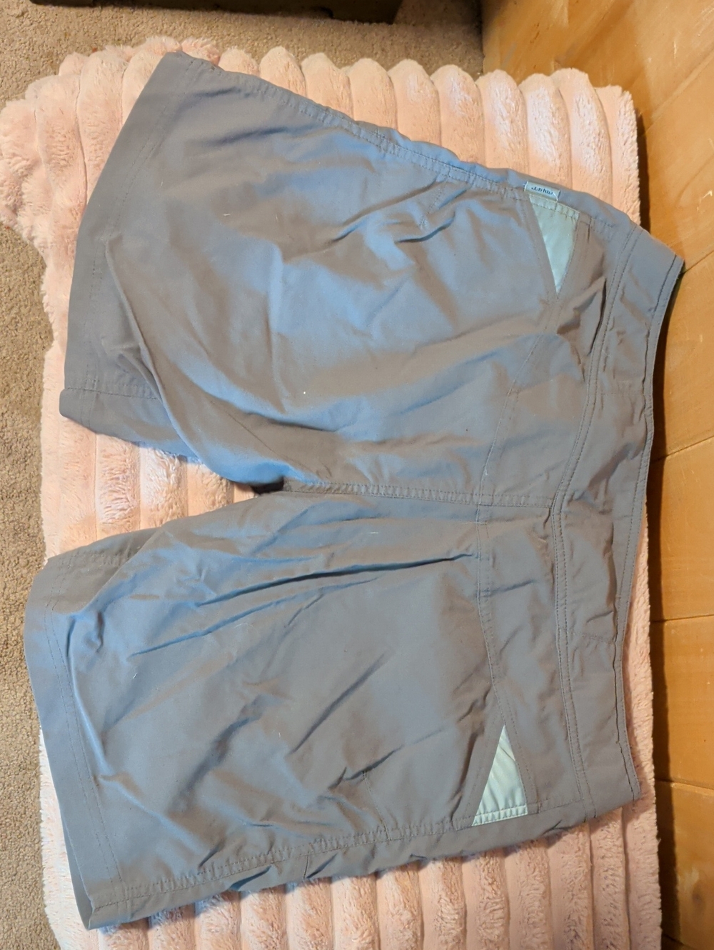 Grey hiking reflective shorts - Picture 3 of 3